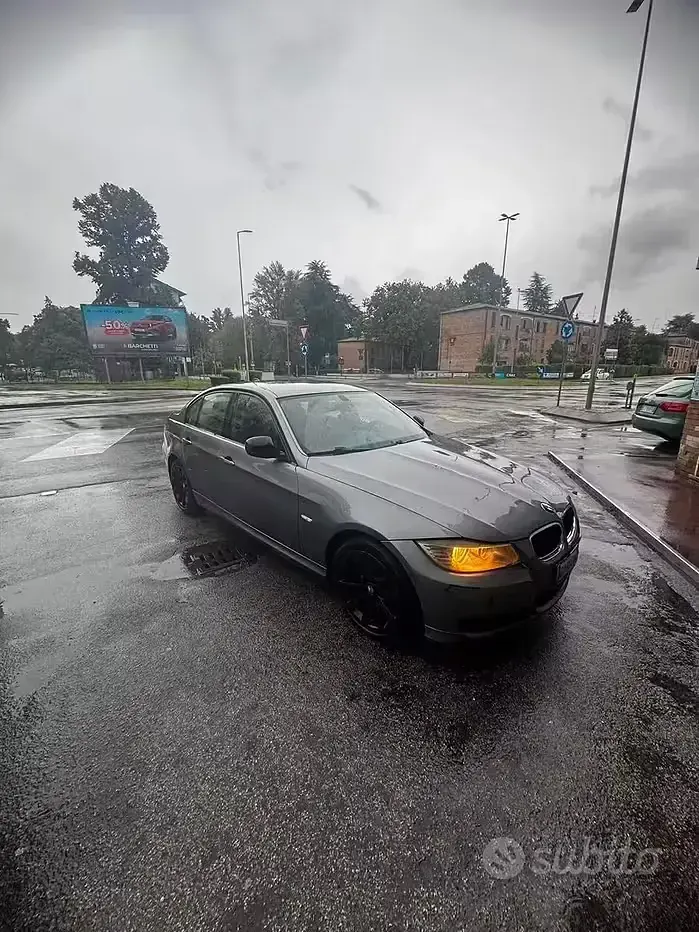 Usata BMW 320 177 CV (130 kW) 2009 Grigio Berlina