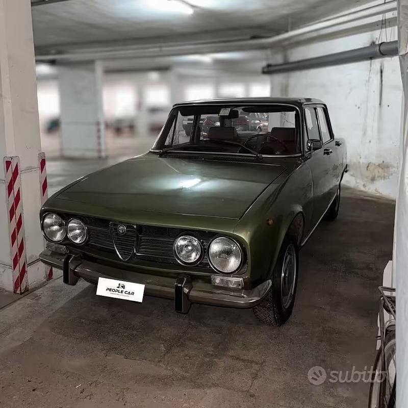 Usata Alfa Romeo 1750 50 CV (36 kW) 1970 Verde Berlina