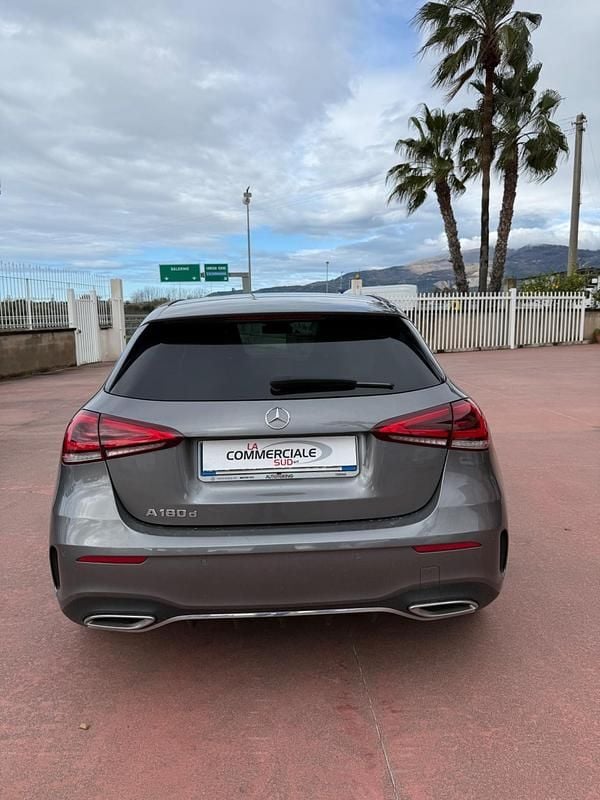 Usata Mercedes A180 AMG Line Premium 150 CV (110 kW) 2023 Grigio Berlina
