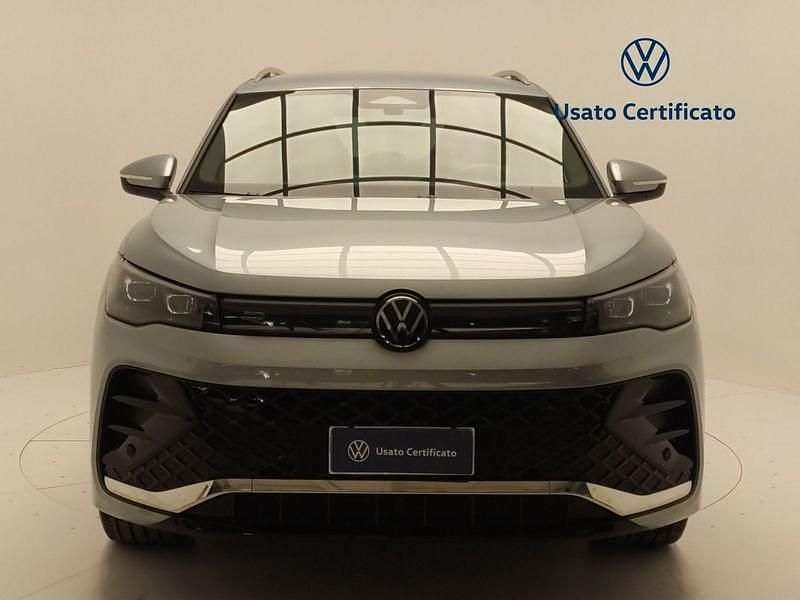 Usata VW Tiguan R-line 150 CV (110 kW) 2024 Dolomite silver SUV