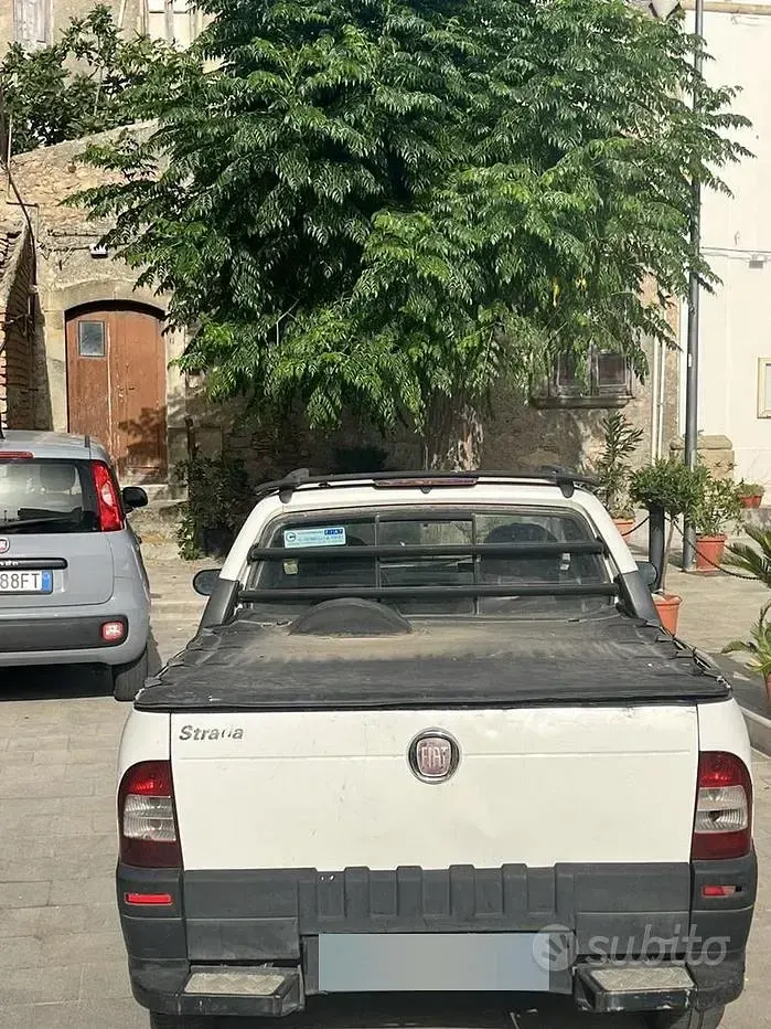 Usata Fiat Strada 84 CV (61 kW) 2010 Bianco Pick-up