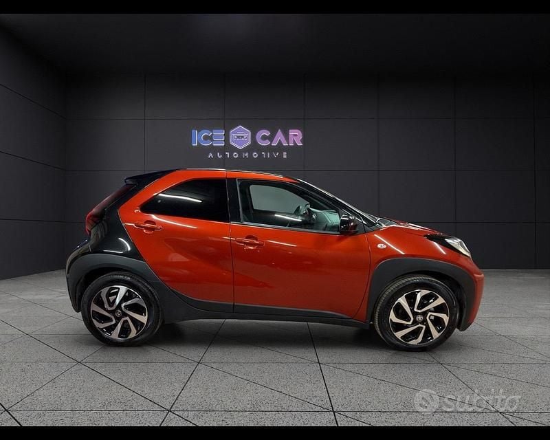 Usata Toyota Aygo X Trend 72 CV (52 kW) 2025 Rosso SUV