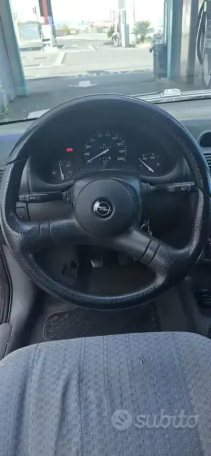 Usata Opel Corsa 1995 Rosso Utilitaria