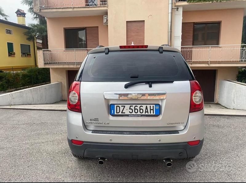 Usata Chevrolet Captiva 127 CV (93 kW) 2009 Grigio SUV