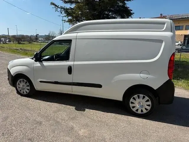 Usata Opel Combo 105 CV (77 kW) 2018 Bianco Monovolume