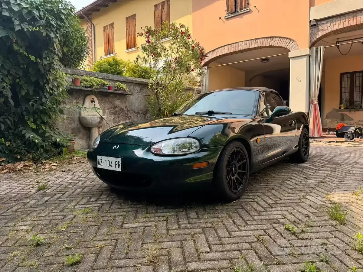 Usata Mazda MX5 110 CV (80 kW) 1998 Verde Cabrio