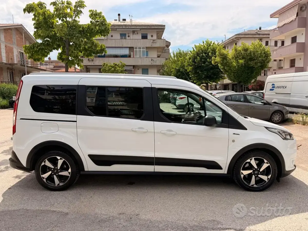 Usata Ford Transit Connect 120 CV (88 kW) 2021 Bianco Monovolume