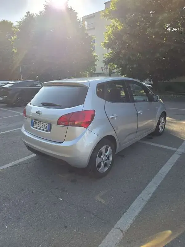 Usata Kia Venga 90 CV (66 kW) 2012 Utilitaria