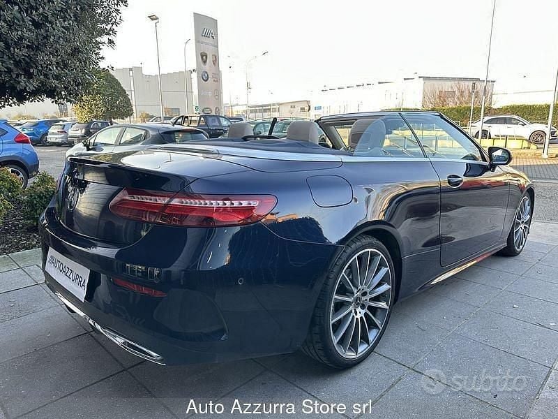 Usata Mercedes E220 Premium Plus 194 CV (142 kW) 2019 Blu/azzurro Cabrio