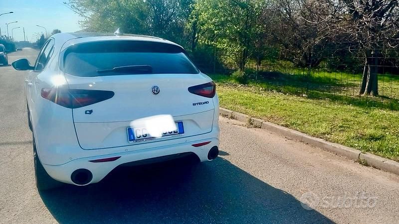 Usata Alfa Romeo Stelvio Veloce 210 CV (154 kW) 2020 Bianco SUV