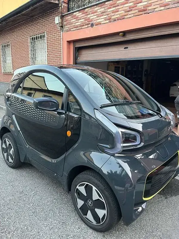 Usata XEV Yoyo 10 kW (14 CV) 2024 Nero Utilitaria