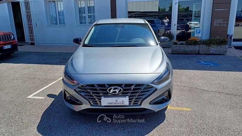 Usata Hyundai i30 Prime 120 CV (88 kW) 2022 Argento Berlina