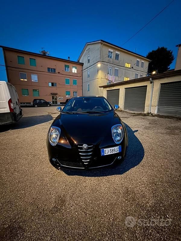 Usata Alfa Romeo MiTo Distinctive 105 CV (77 kW) 2011 Nero Utilitaria