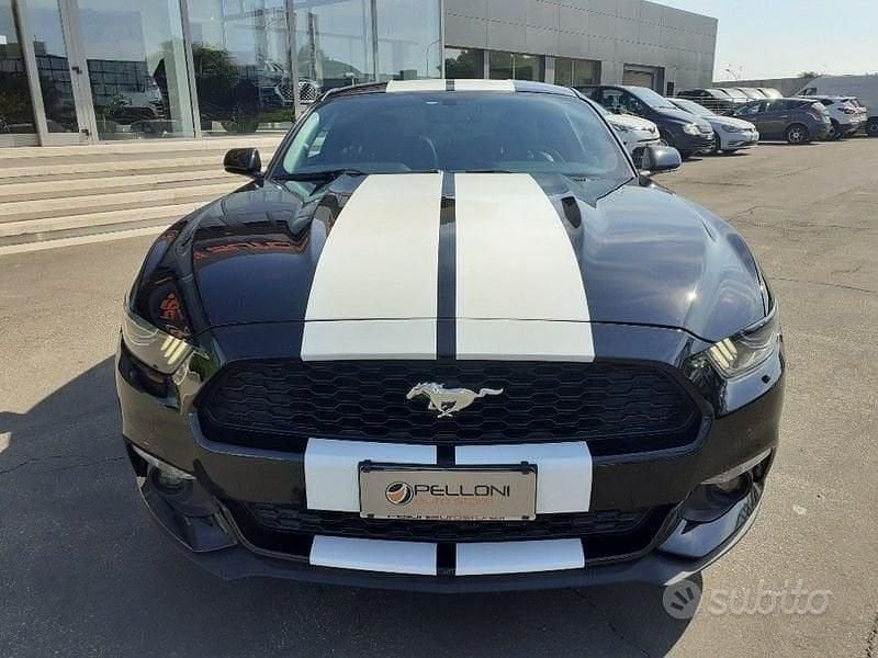 Usata Ford Mustang Fastback 317 CV (233 kW) 2016 Nero / metallizzato Coupé