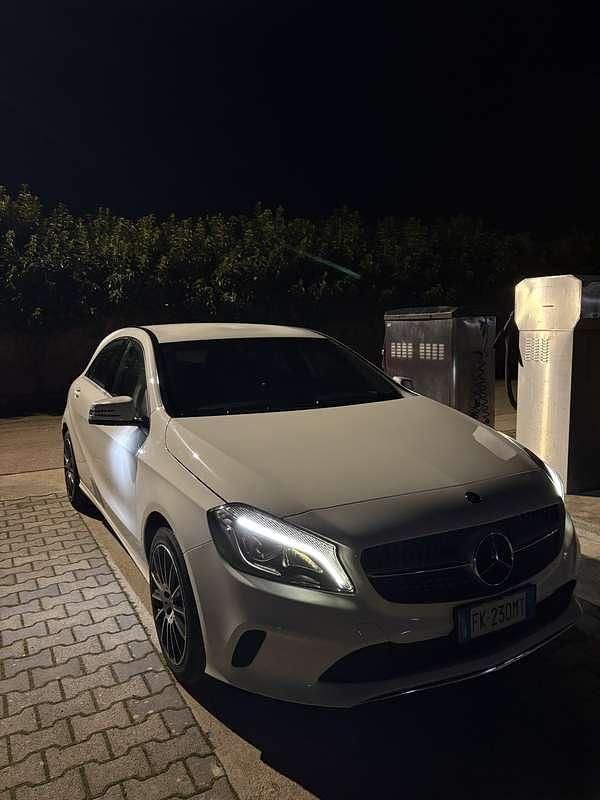 Usata Mercedes A160 90 CV (66 kW) 2017 Berlina