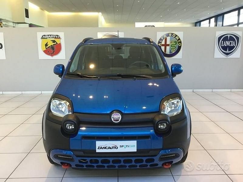 Usata Fiat Panda Cross Cross 70 CV (51 kW) 2023 Blu italia Utilitaria