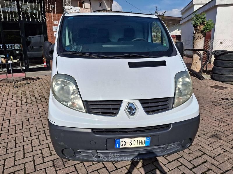 Begagnad Renault Trafic 114 HK (83 kW) 2007 Vit Minibuss