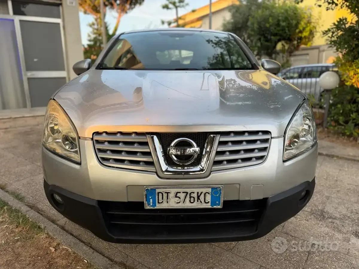 Usata Nissan Qashqai Tekna 106 CV (77 kW) 2009 Grigio SUV