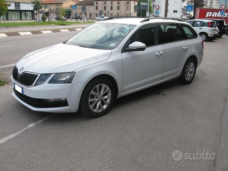 Usata Skoda Octavia Executive 116 CV (85 kW) 2018 Bianco Station wagon