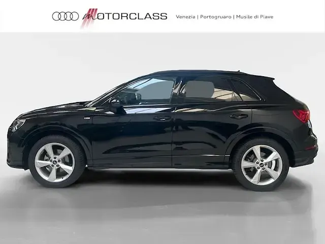 Usata Audi Q3 S-Line 150 CV (110 kW) 2025 Nero mito metallizzato SUV