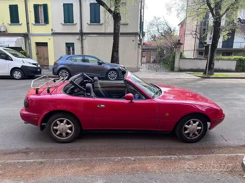 Usata Mazda MX5 115 CV (84 kW) 1992 Rosso Cabrio