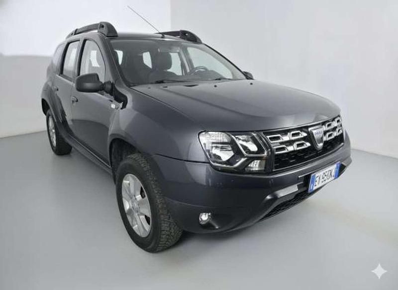 Usata Dacia Duster Lauréate 105 CV (77 kW) 2015 Grigio SUV