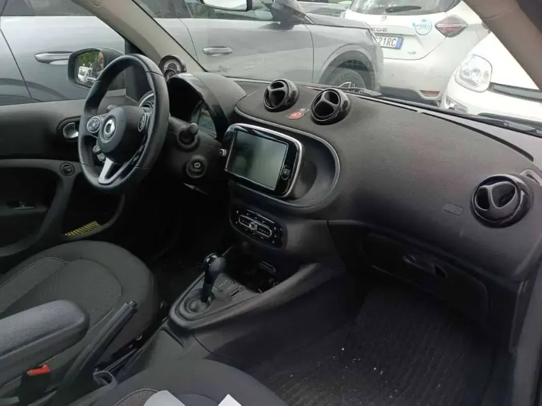 Usata Smart ForTwo Coupé Passion 41 kW (56 CV) 2021 Nero Utilitaria