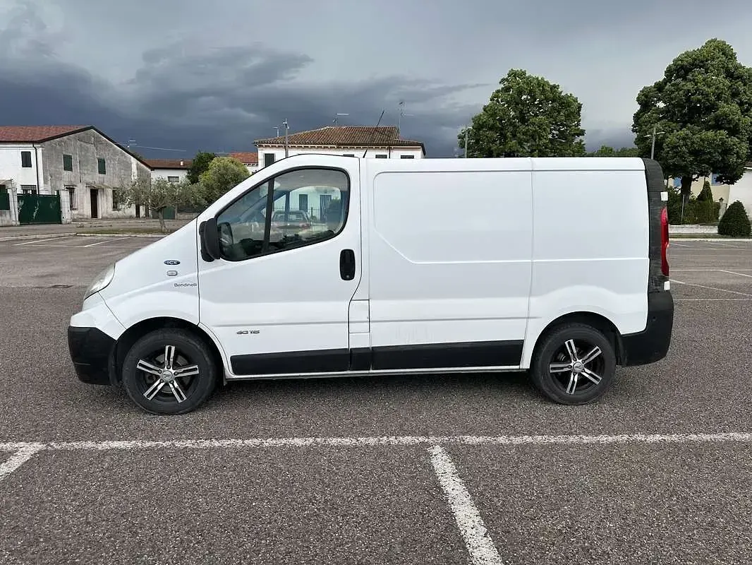 Usata Renault Trafic 114 CV (83 kW) 2011 Monovolume