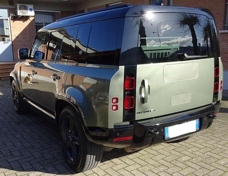 Usata Land Rover Defender SE 249 CV (183 kW) 2024 Verde SUV