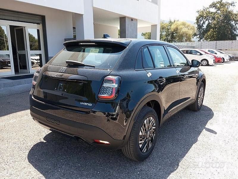 Nuova Fiat 600 Pop 110 CV (80 kW) 2025 Nero Station wagon