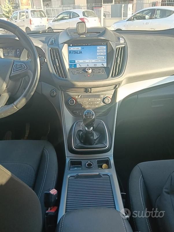 Usata Ford Kuga 120 CV (88 kW) 2018 Grigio SUV