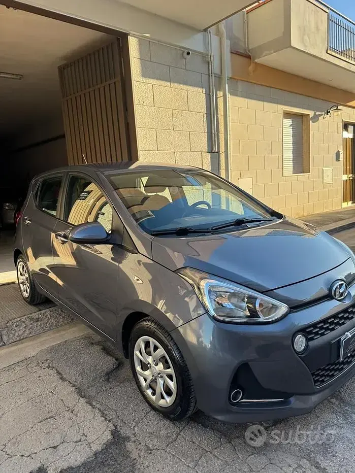 Usata Hyundai i10 Prime 66 CV (48 kW) 2018 Grigio Utilitaria