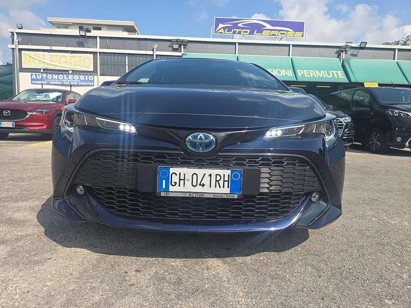 Usata Toyota Corolla Style 122 CV (89 kW) 2022 Blu/azzurro Berlina
