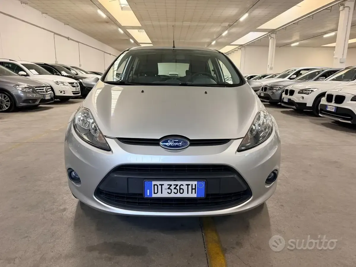Gebraucht Ford Fiesta Titanium 82 PS (60 kW) 2009 Grau Limousine