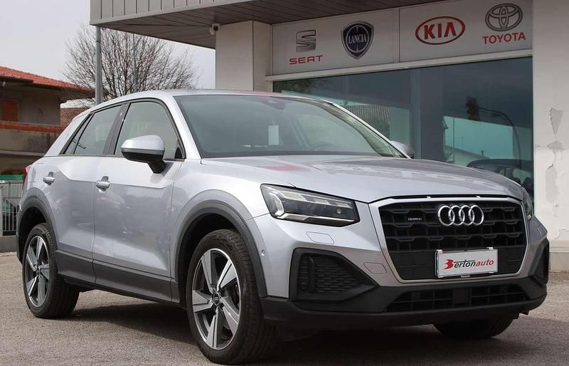 Usata Audi Q2 Admired 150 CV (110 kW) 2021 Argento SUV
