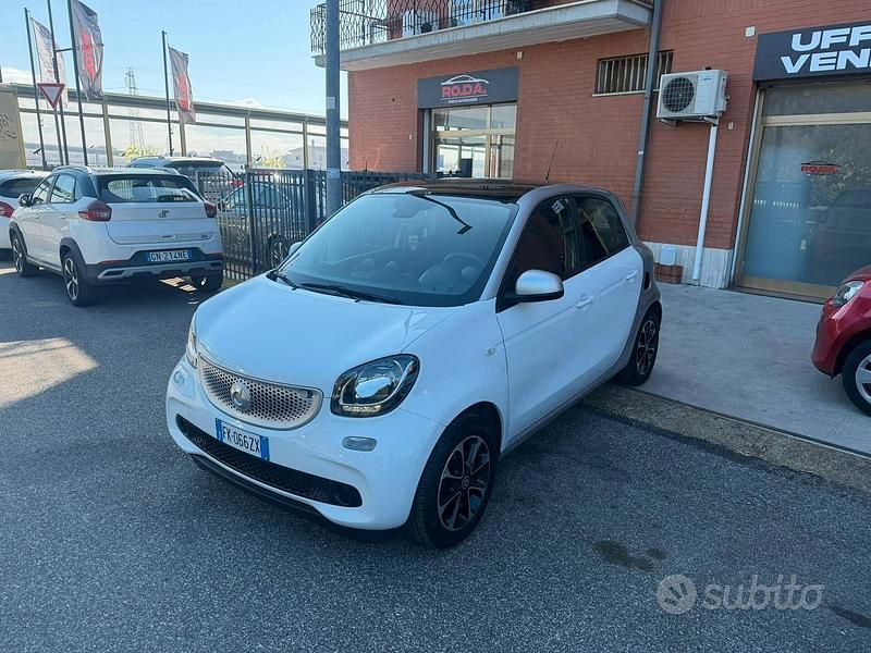 Usata Smart ForFour Passion 70 CV (51 kW) 2017 Bianco Utilitaria