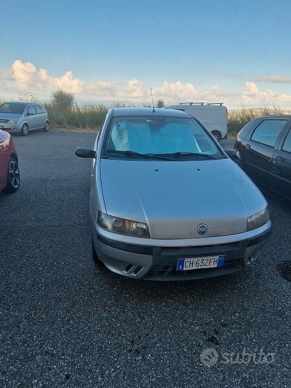 Usata Fiat Punto 80 CV (58 kW) 2003 Utilitaria