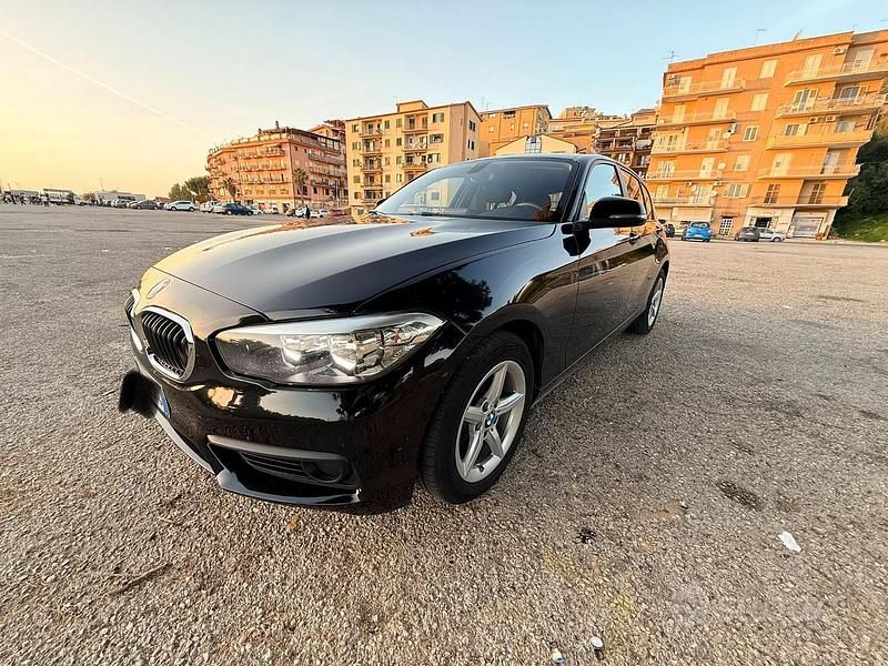 Nero Usata 2019 BMW 118 Efficient Dynamics Due volumi | 16.000 € (Buon prezzo) - Immagine 1/4