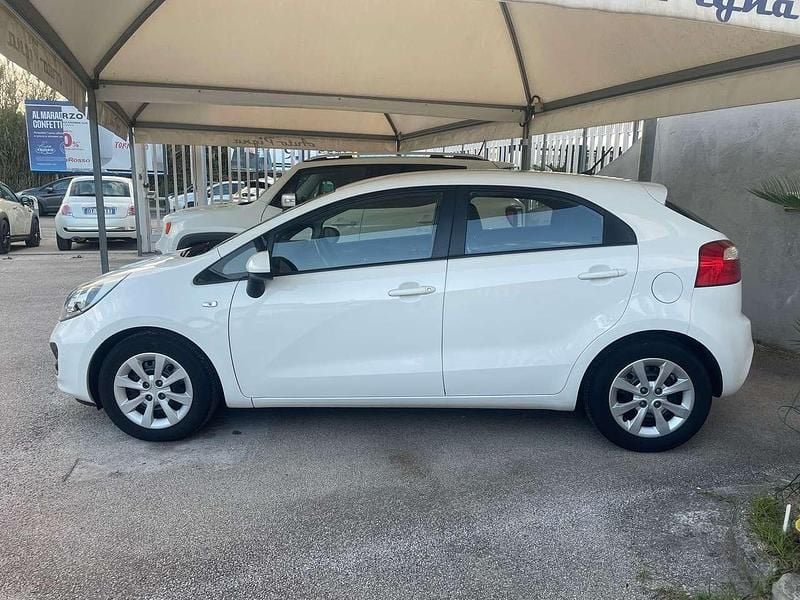 Usata Kia Rio EX 86 CV (63 kW) 2013 Bianco Berlina