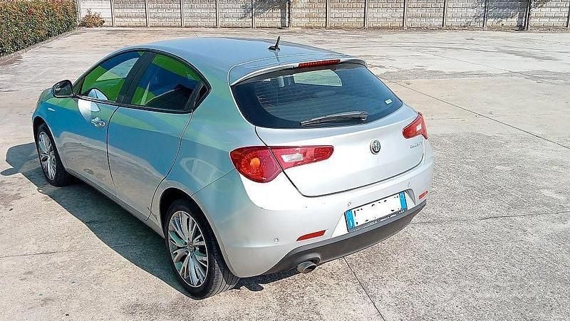 Usata Alfa Romeo Giulietta 120 CV (88 kW) 2017 Grigio Utilitaria