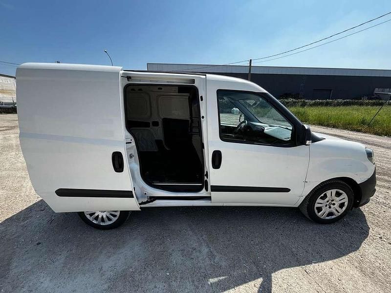 Käytetty Fiat Doblò Active 90 HP (66 kW) 2022 Valkoinen Tila-auto