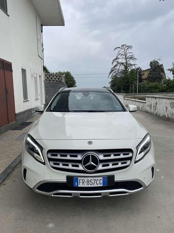 Bianco Usata 2018 Mercedes GLA200 SUV | 14.000 € (Super prezzo) - Immagine 1/4
