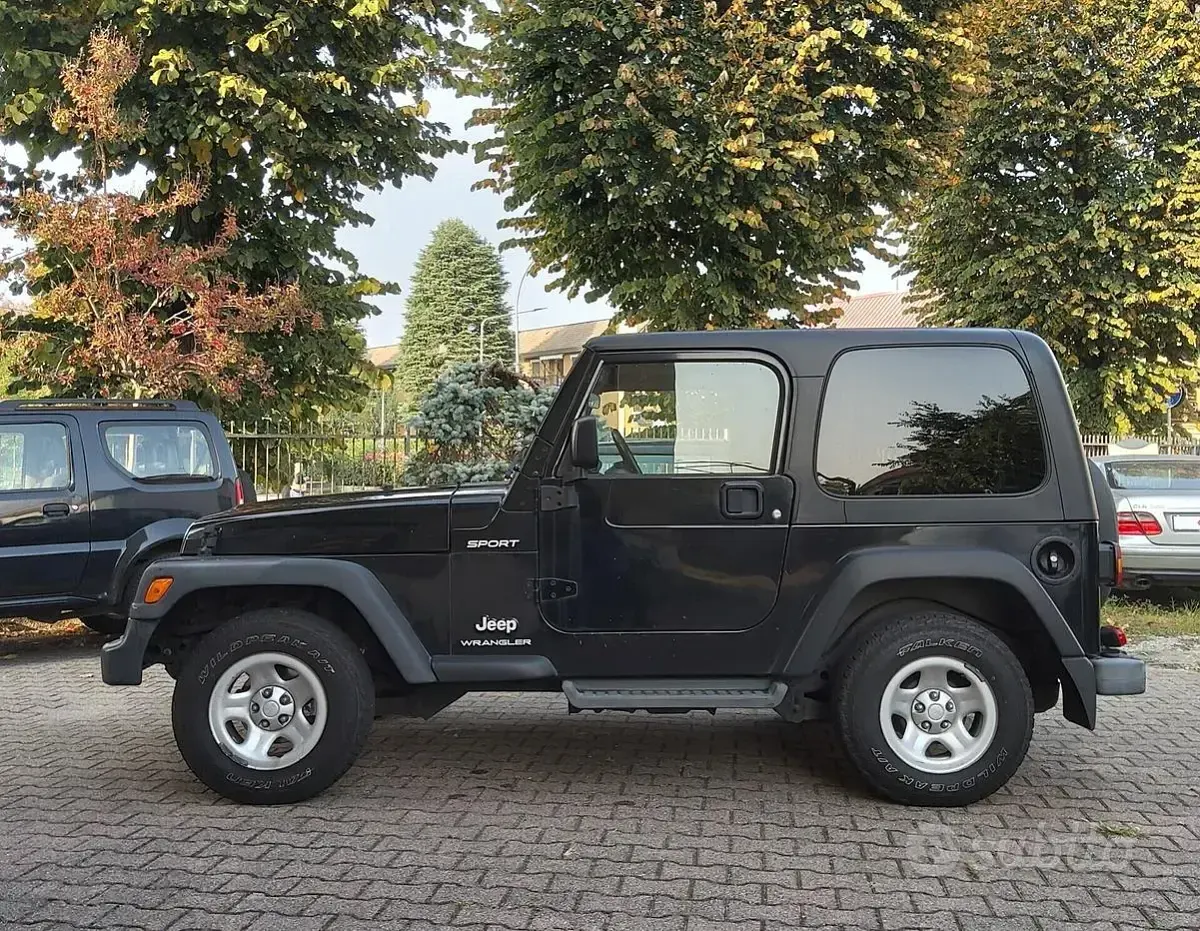 Usata Jeep Wrangler Sport 177 CV (130 kW) 2004 Nero SUV