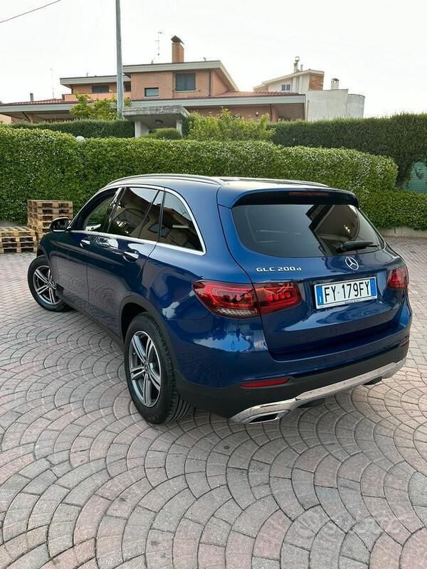 Usata Mercedes GLC200 Premium Plus 163 CV (119 kW) 2019 Blu/azzurro SUV