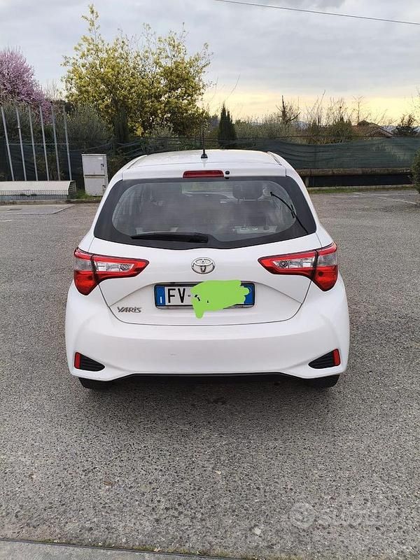 Usata Toyota Yaris 72 CV (52 kW) 2019 Bianco Berlina