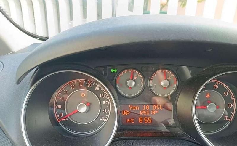 Usata Fiat Punto Young 105 CV (77 kW) 2015 Argento Utilitaria