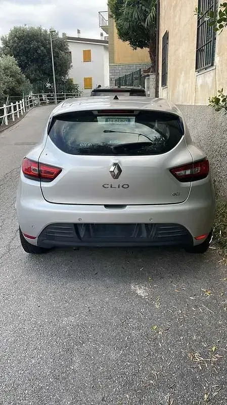 Usata Renault Clio IV Life 75 CV (55 kW) 2016 Berlina