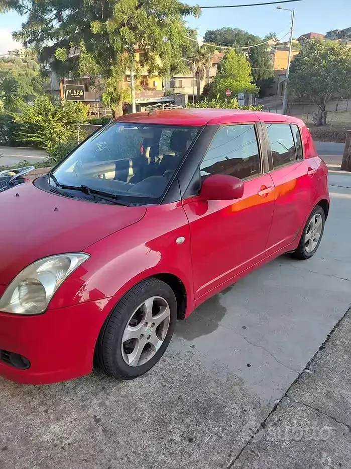 Usata Suzuki Swift 92 CV (67 kW) 2005 Rosso Utilitaria