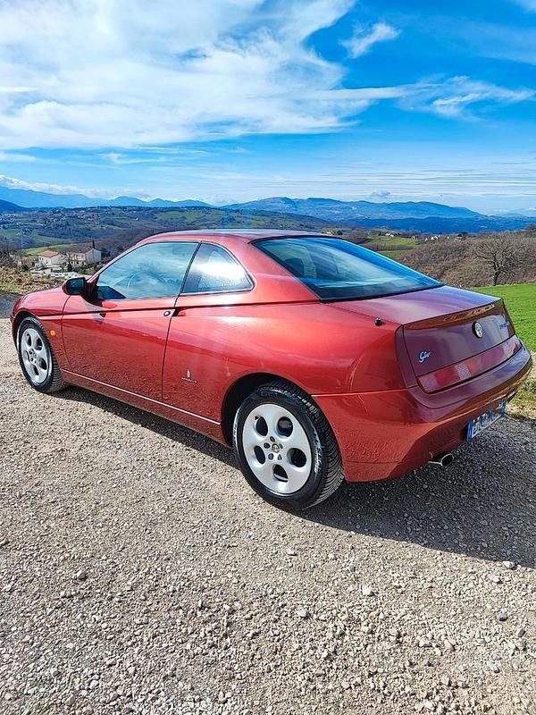 Usata Alfa Romeo GTV 150 CV (110 kW) 2001 Coupé