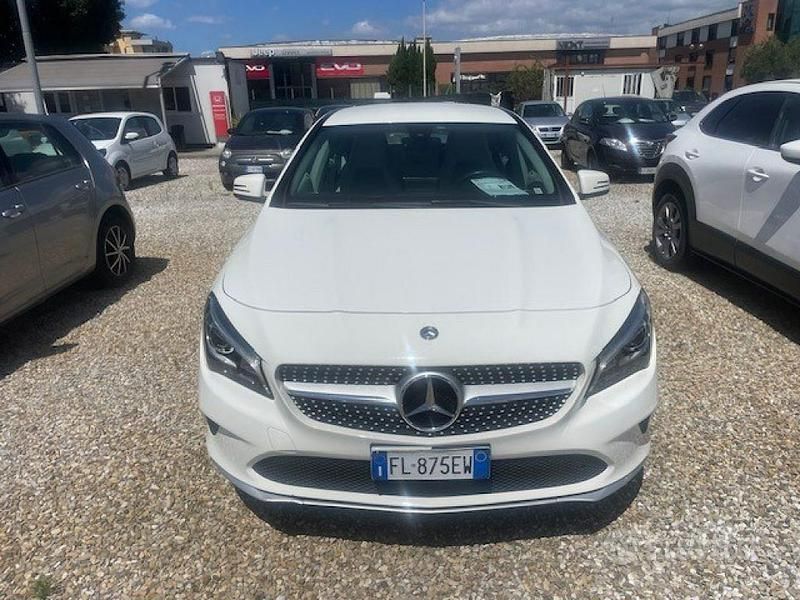 Usata Mercedes CLA200 Premium 136 CV (100 kW) 2017 Bianco Station wagon